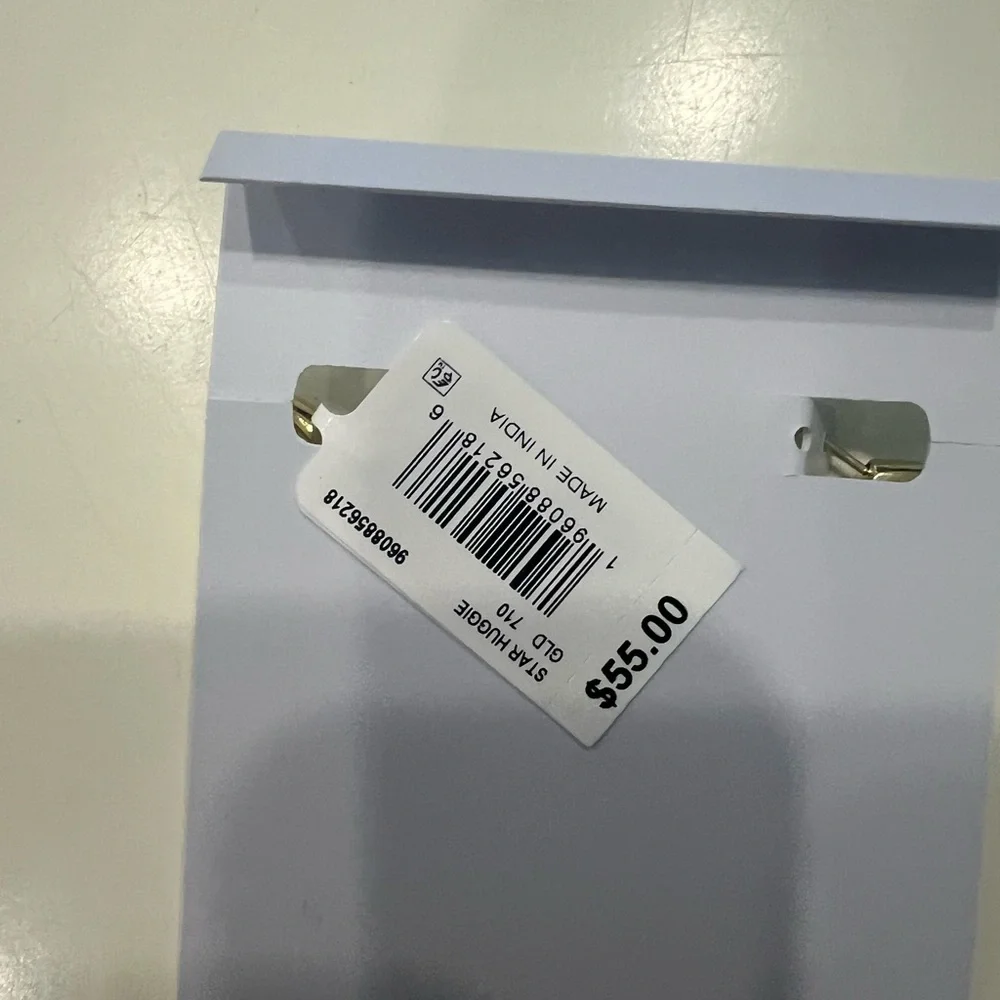 NWT-Kendra Scott Star Huggie Earrings in Gold - Picture 7 of 10